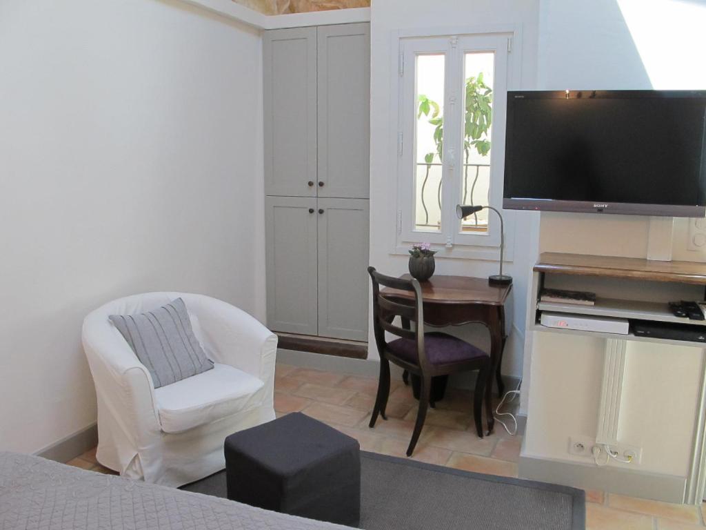 Mougins Village Holiday Lets Ницца Номер фото