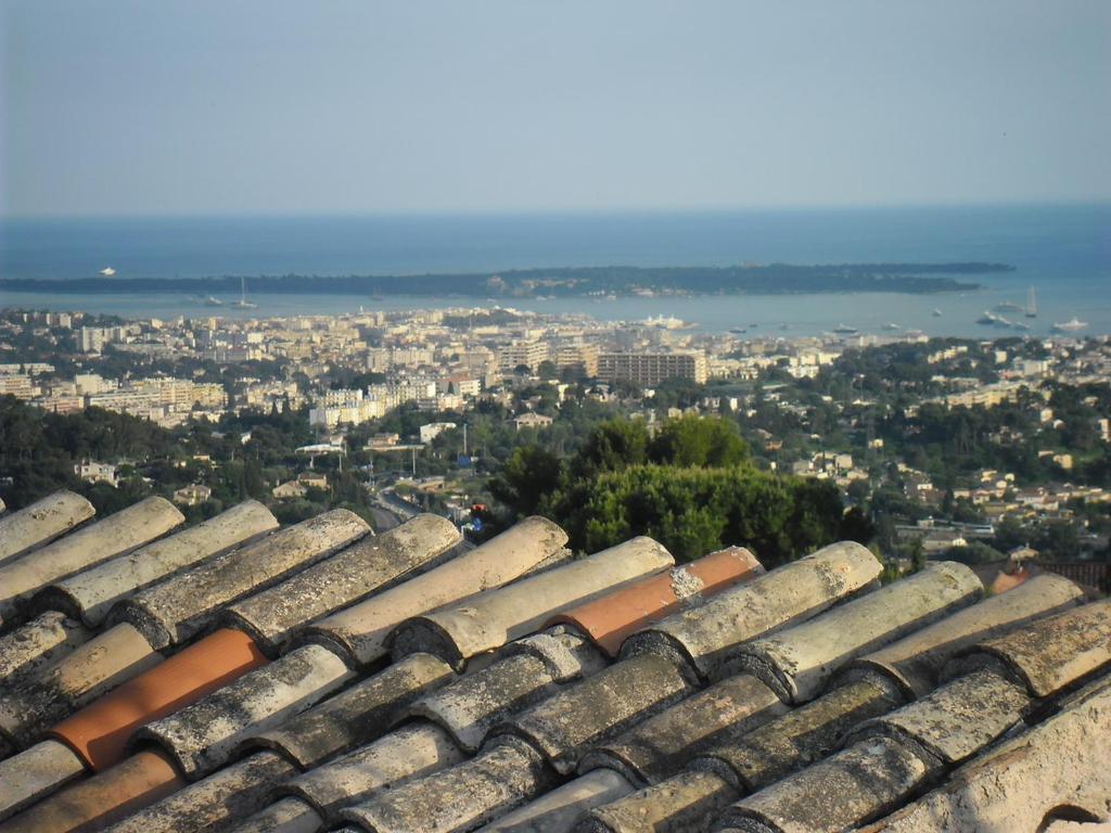 Mougins Village Holiday Lets Ницца Номер фото